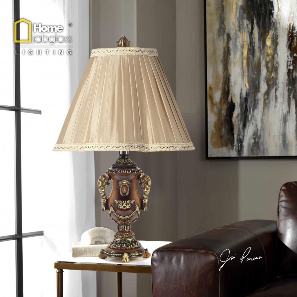 Lampa Ferrara z beżowym abażurem